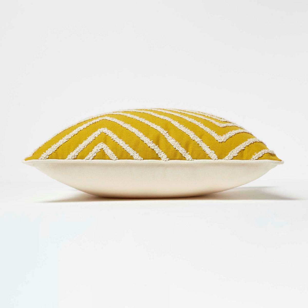 DEKOKISSEN Tufted senfgelb 45/45 cm mit Chevron-Muster - Dunkelgelb, Textil (45/45cm) - Homescapes