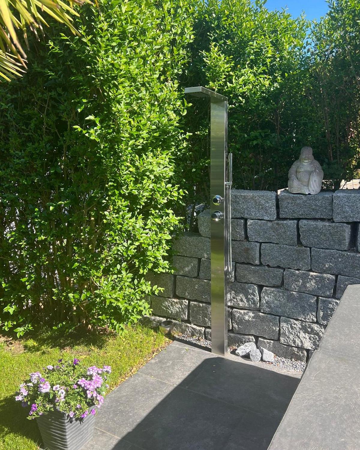 GARTENDUSCHE Silber Lotzorai - Silberfarben, Metall (26/210/50cm) - Beliani