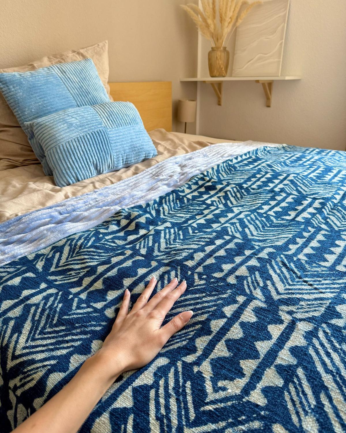 DECKE Marineblau Shivpuri 130/180 cm - Dunkelblau, Naturmaterialen/Textil (130/180cm) - Beliani