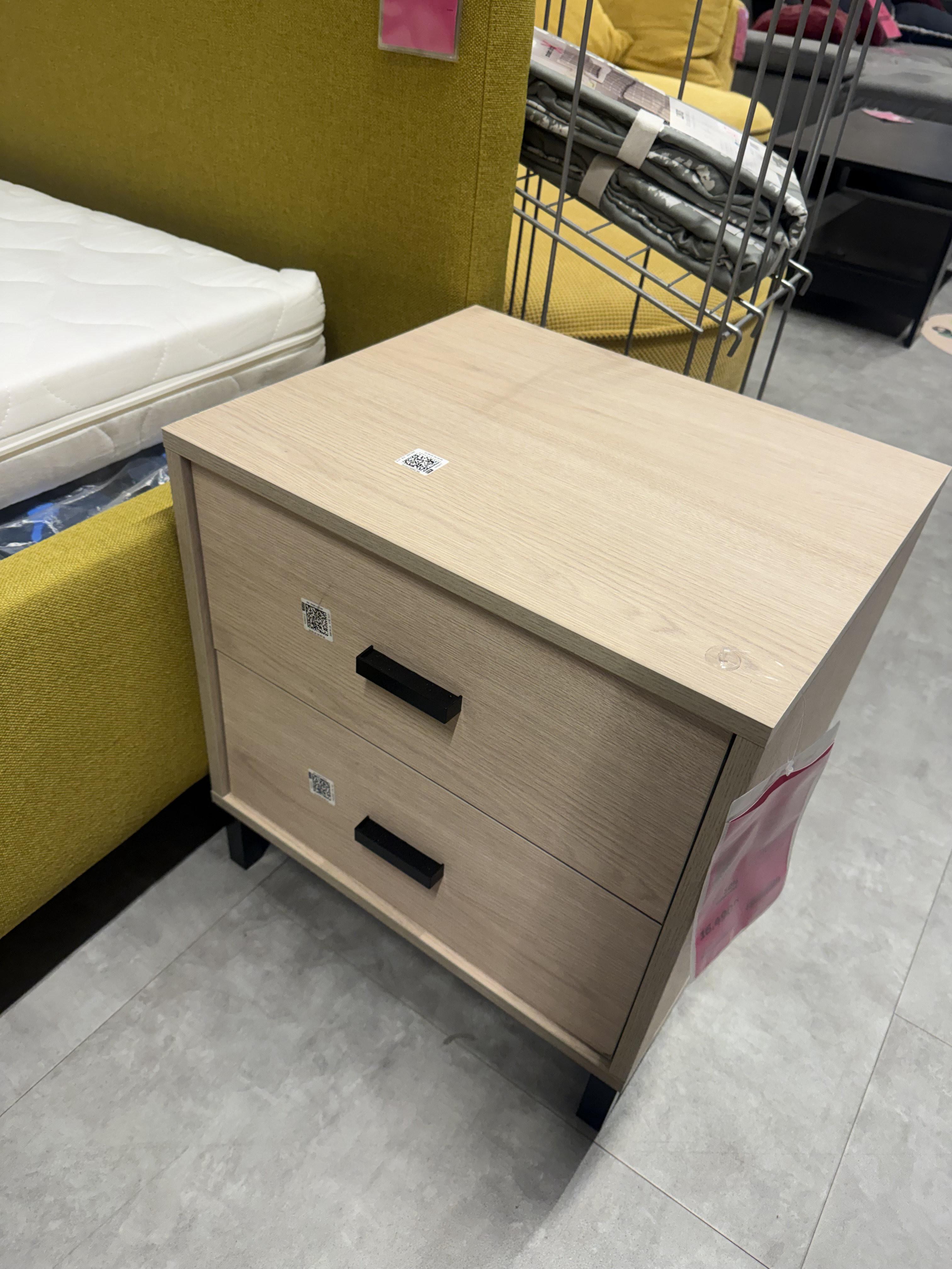 CSEPEL OUTLET ÉJJELISZEKRÉNY ARBELA