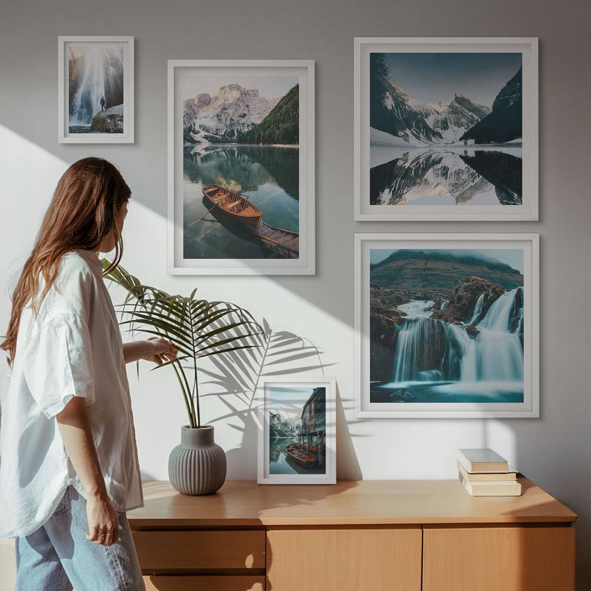 BILDER SET 5er Set - 50x50 cm & 20x30 cm & 40x60 cm Weißer Rahmen - Spiegelung der Boote auf Bergseen - Weiß, Kunststoff (40/60cm) - TULUP