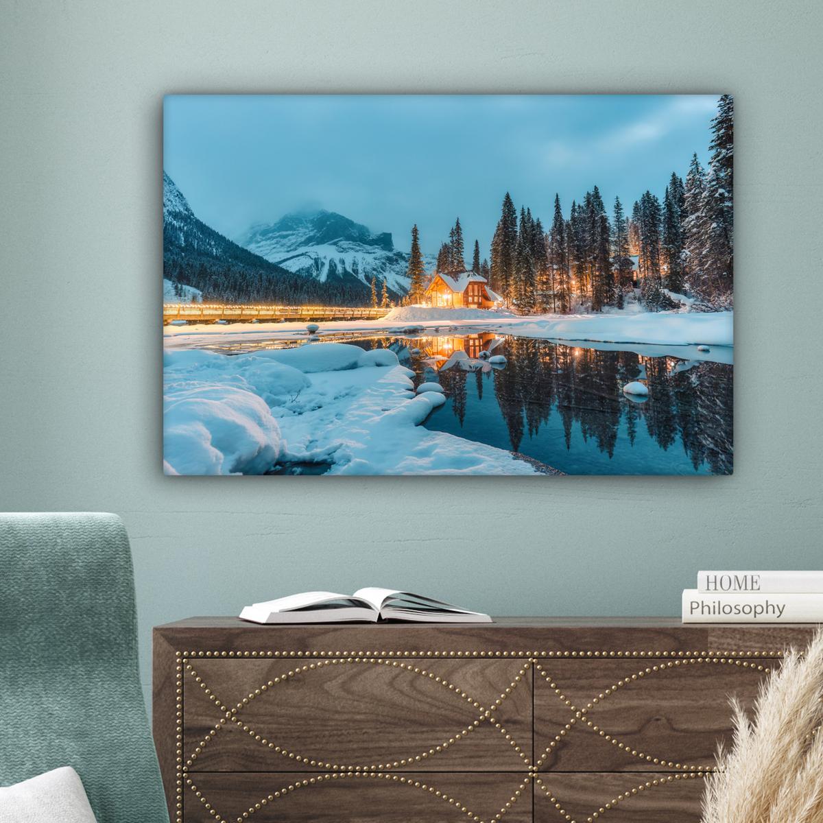 LEINWANDBILD Winterlandschaft - Natur - Haus - Berge - Schnee Gemälde 60x40 cm - Hellblau, Textil (60/40cm) - MuchoWow