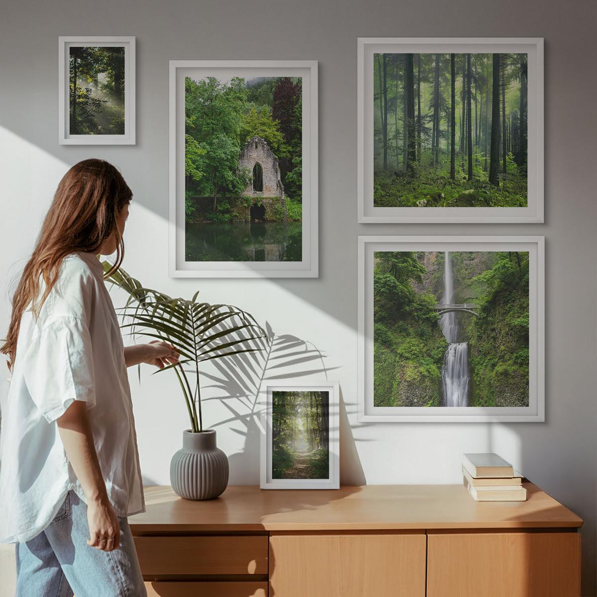 BILDER SET 5er Set - 50x50 cm & 20x30 cm & 40x60 cm Weißer Rahmen - Grüne Wälder, Lichtstrahlen - Weiß, Kunststoff (40/60cm) - TULUP