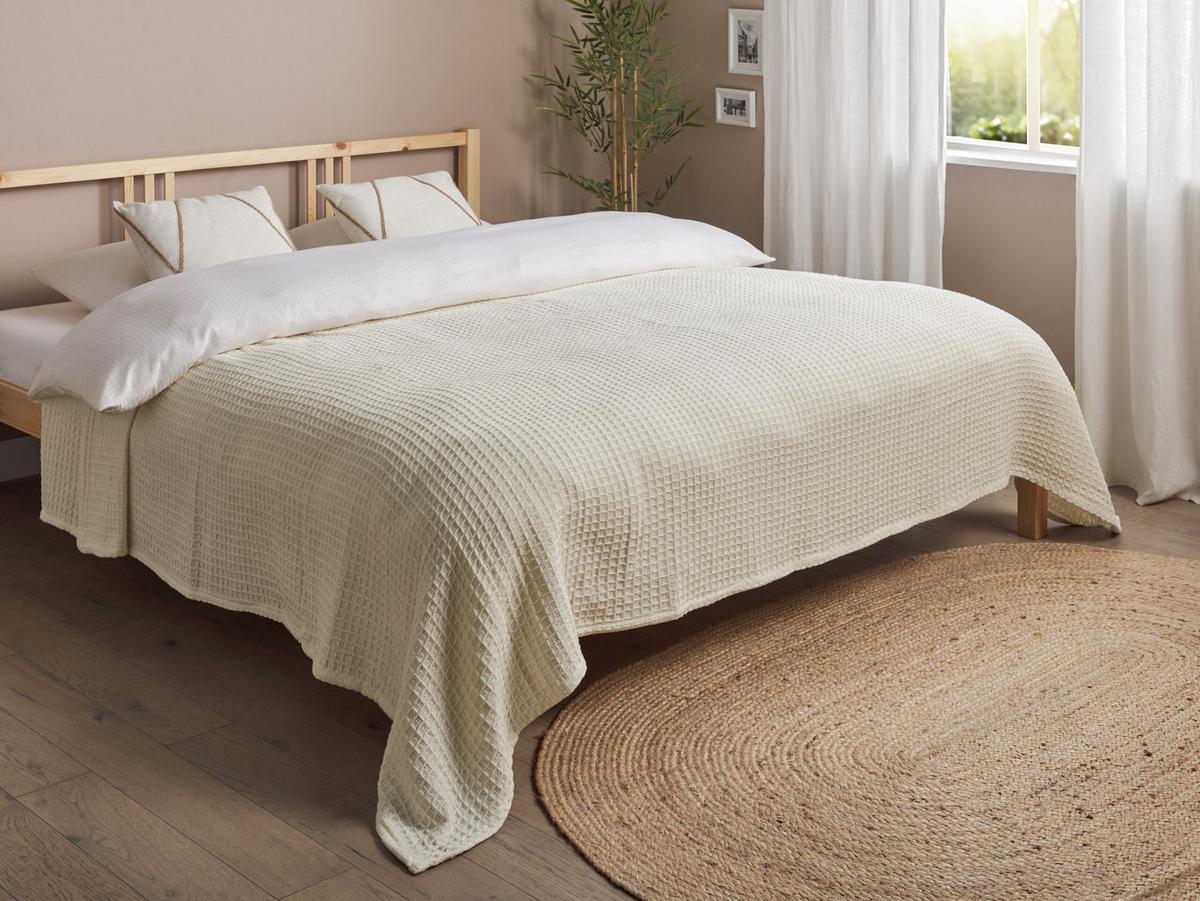 DECKE Beige 220 x 240 cm Chagyl - Creme, Textil (220/240cm) - Beliani