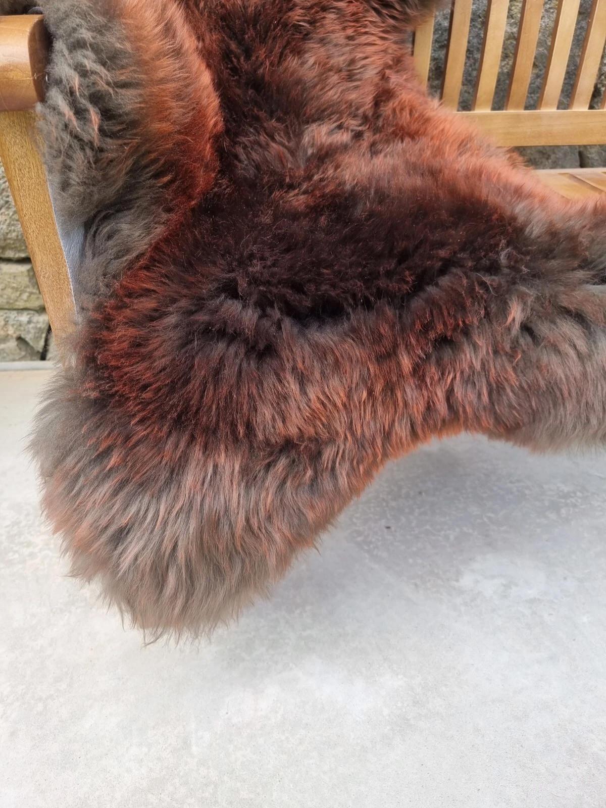 SCHAFFELL Premium Lammfell Natur ungeschoren weiche Wolle Lava dyed ca. 135 cm - Rotbraun, Fell (75/135cm) - Provellus