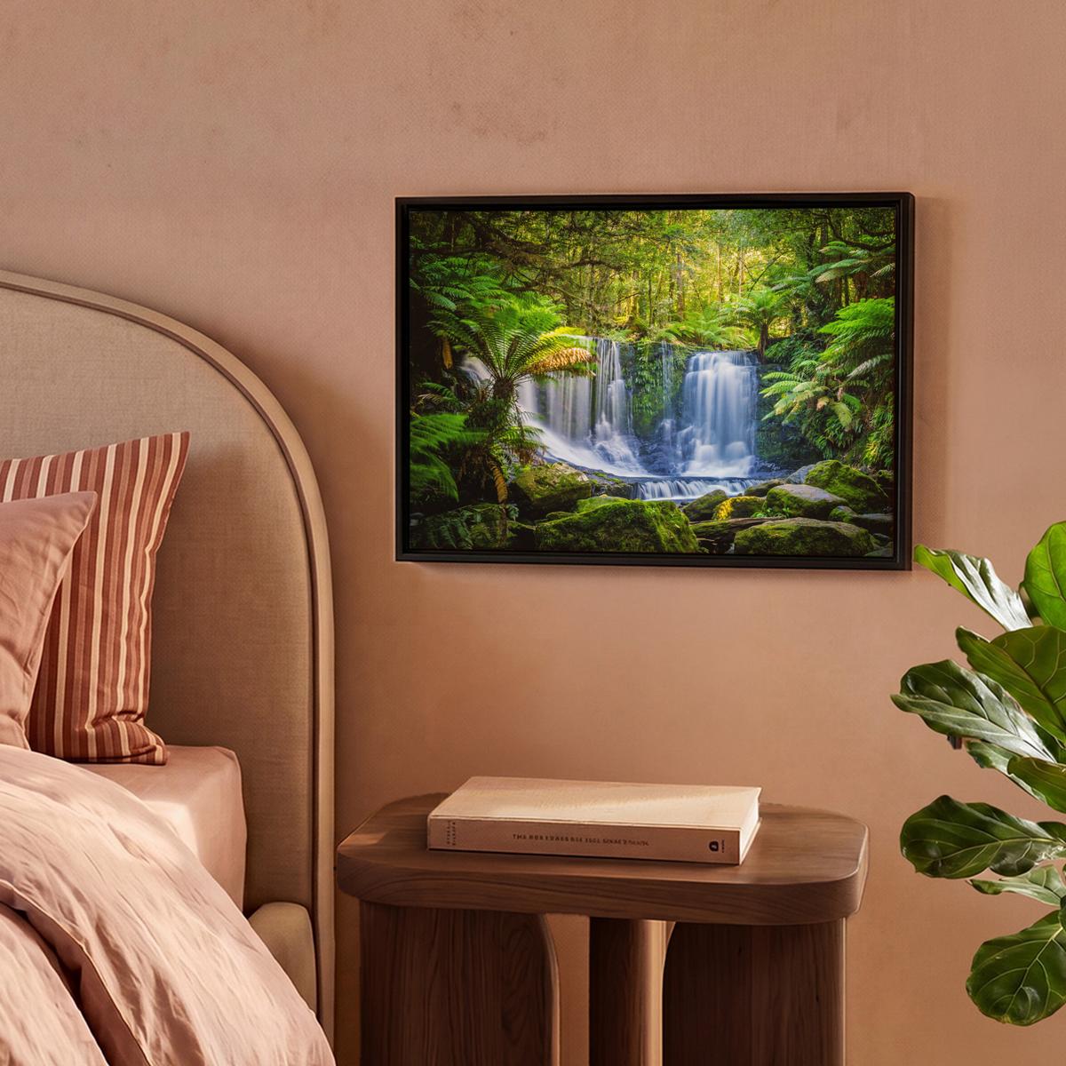 LEINWAND Bilder mit Rahmen - Dschungel - Wasserfall - Australien - Pflanzen - Natur - 40x30 - Dunkelgrün, Textil (40/30cm) - MuchoWow