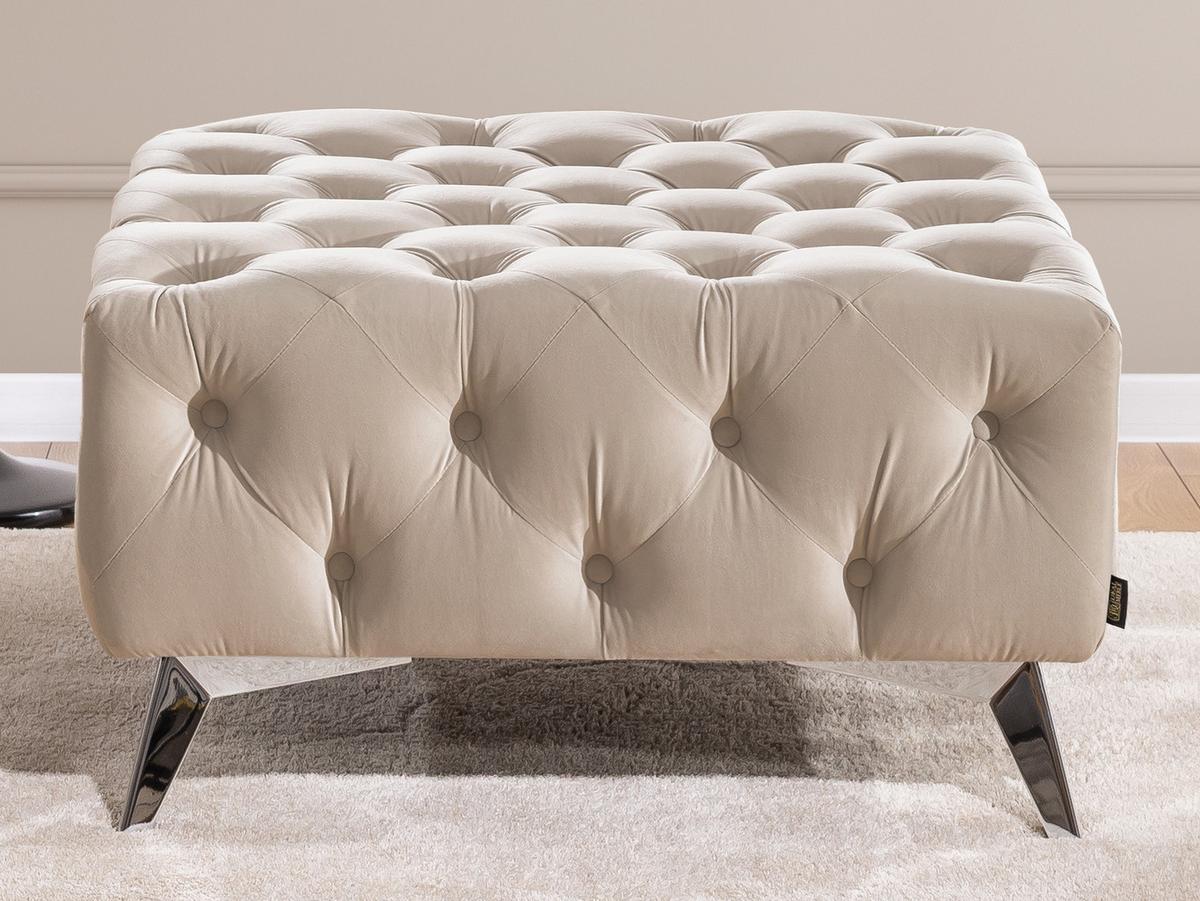 HOCKER Chesterfield Whitby Beige Samt mit silbernen Füßen - Beige/Silberfarben, Holz/Textil (80/45/80cm) - S-Style Möbel