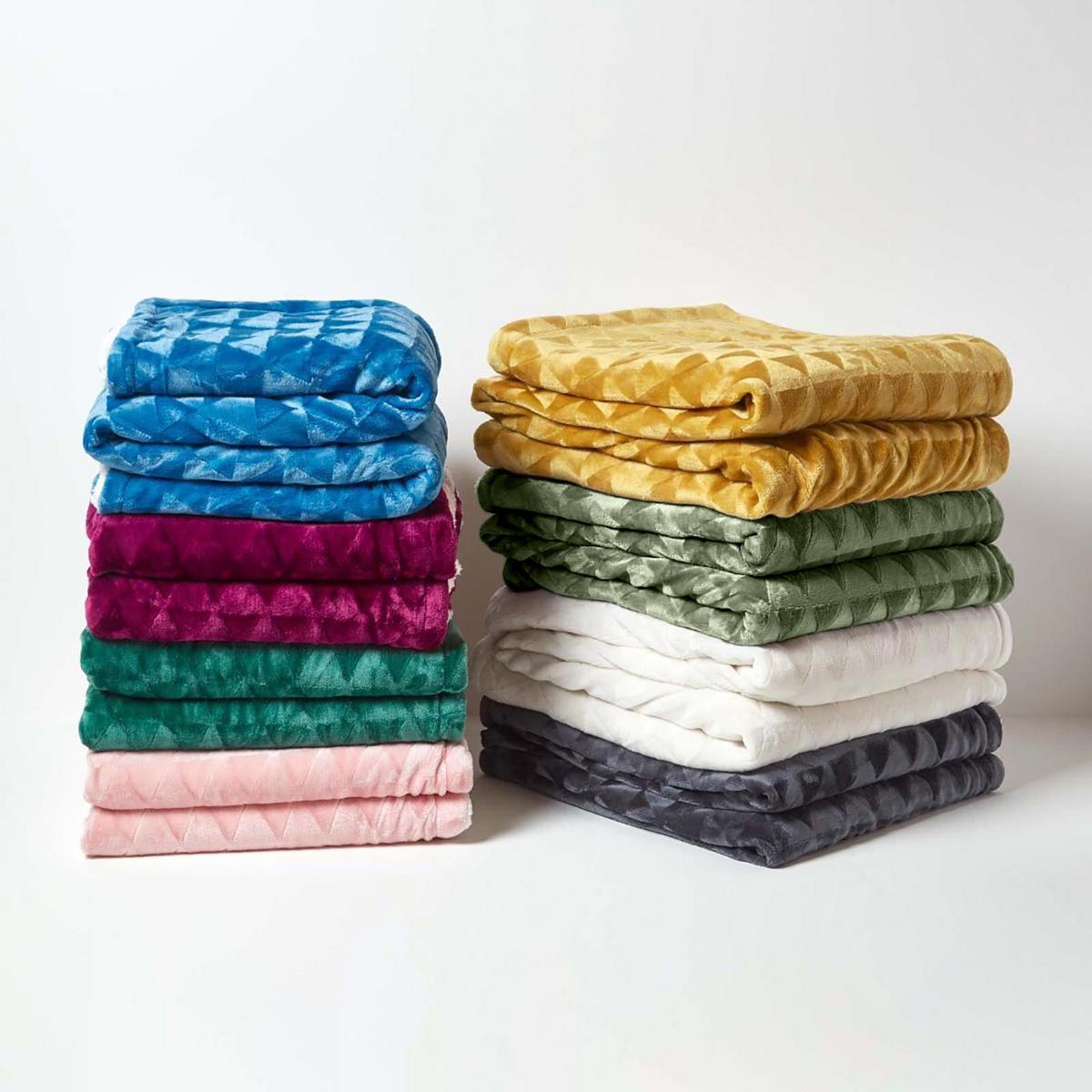 KUSCHELDECKE Sherpa 160/200 cm, Samtdecke mit Dreieckmuster - Salbeigrün, Textil (160/200cm) - Homescapes