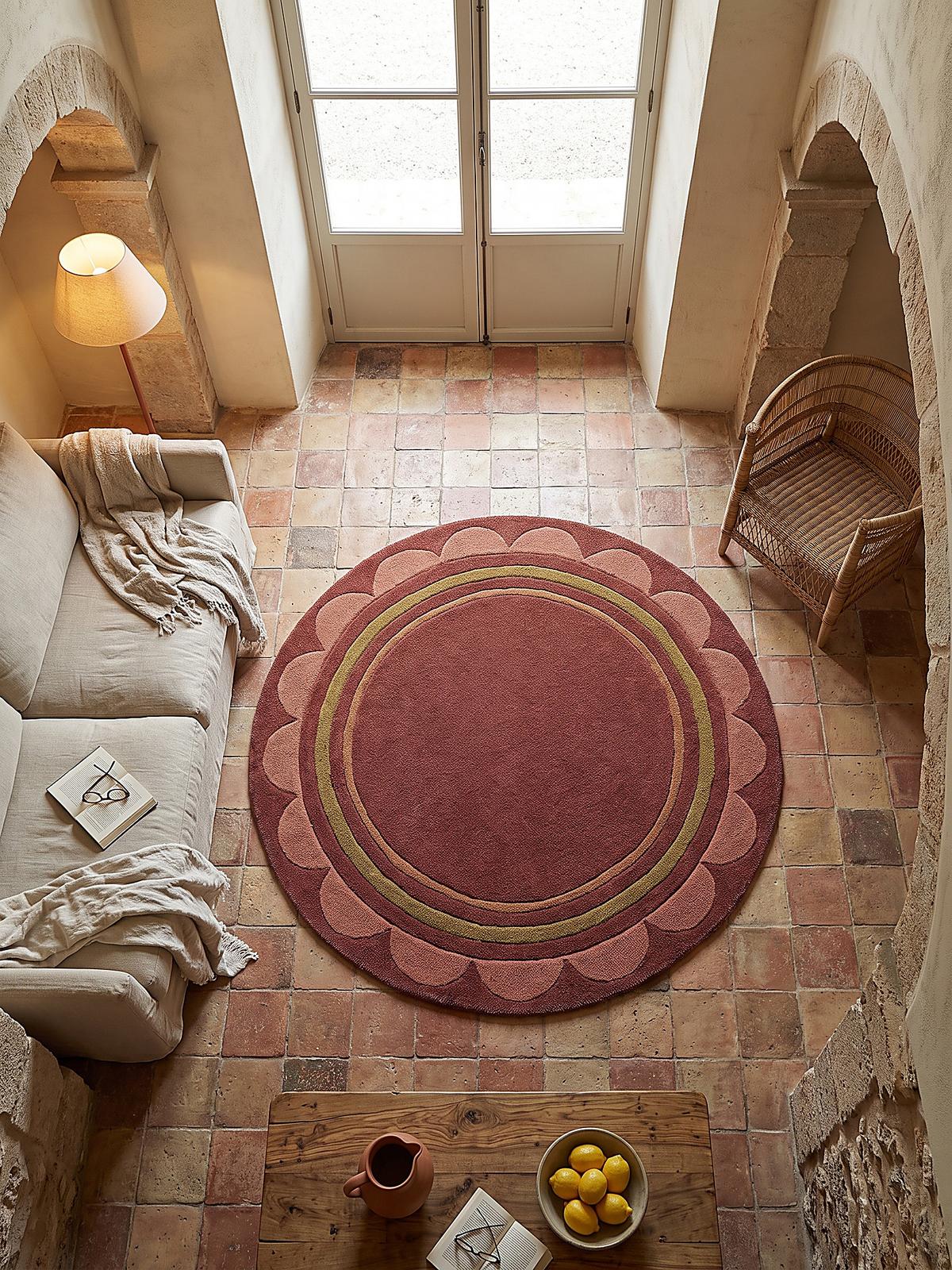 TEPPICH aus Wolle, handgetuftet, WENSUM, in Beerenrot, Scallop-Bordüre, Ø 120 cm - Rot, Textil (120/120cm) - KADIMA DESIGN
