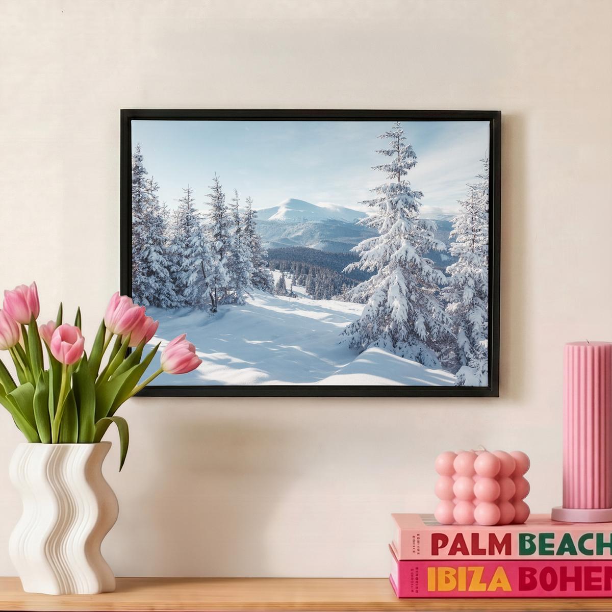 LEINWAND Bilder mit Rahmen - Winterlandschaft - Natur - Berge - Bäume - Schnee - 40x30 - Hellblau, Textil (40/30cm) - MuchoWow