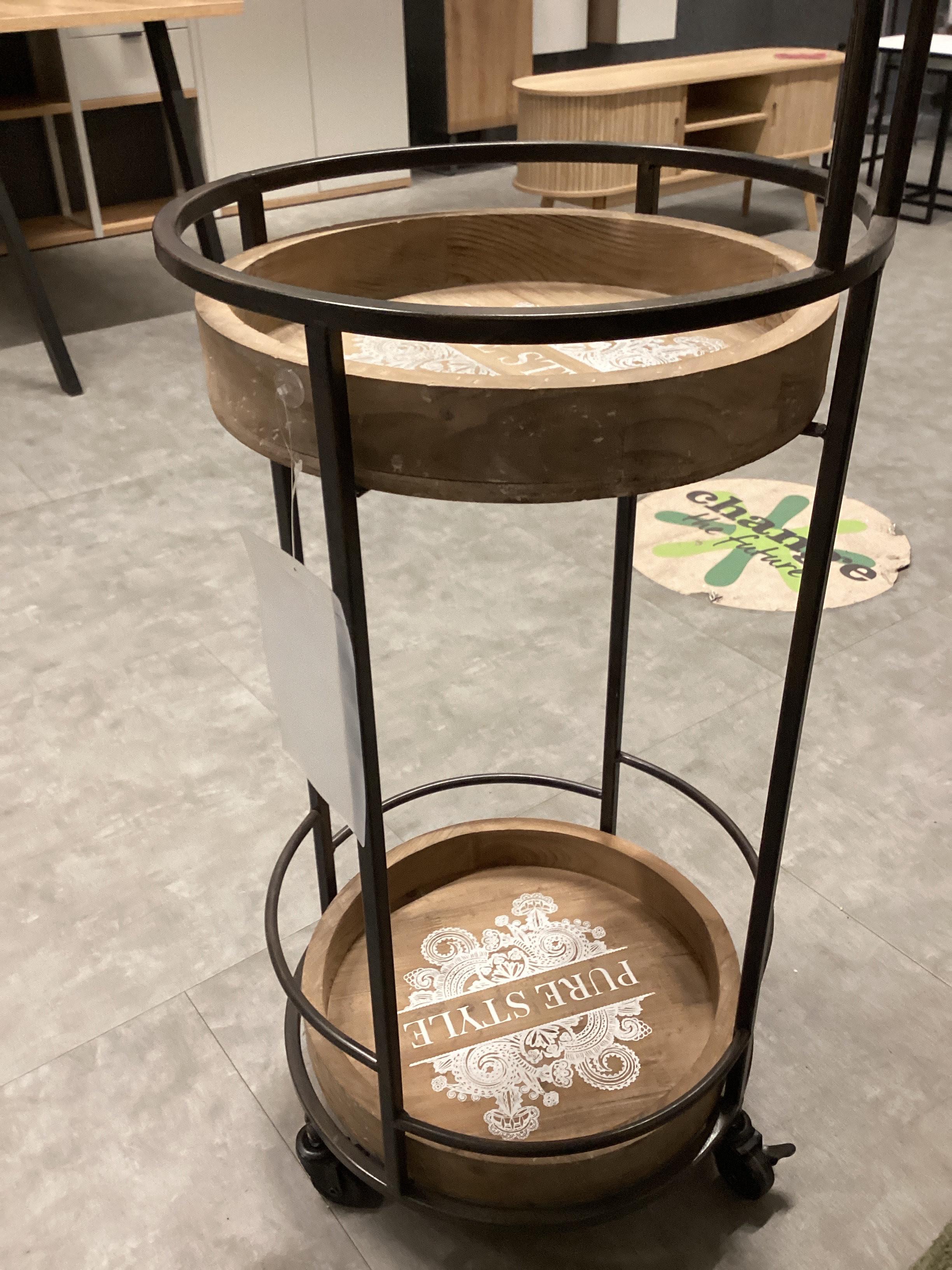 CSEPEL OUTLET TÁLALÓKOCSI JUSTUS