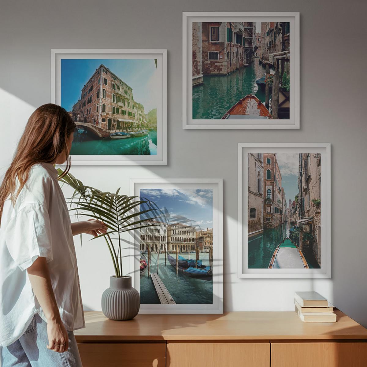 BILDER SET 4er Set - 50x50 cm & 40x60 cm Weißer Rahmen - Architektur der Kanäle von Venedig - Weiß, Kunststoff (50/50cm) - TULUP
