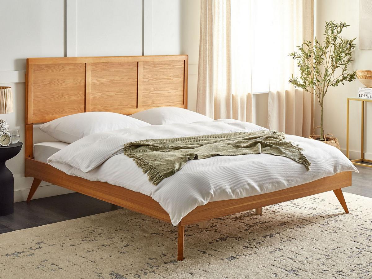 BETT mit Lattenrost 180x200 cm Heller Holzfarbton Istres - Hellbraun, Holzwerkstoff (180/200cm) - Beliani