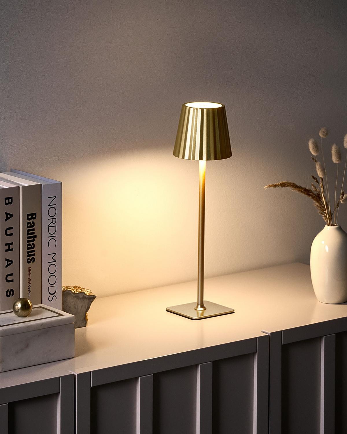 KABELLOSE LED Tischlampe mit Dimmer Metall Gold Abaro - Goldfarben, Metall (10/10/38cm) - Beliani