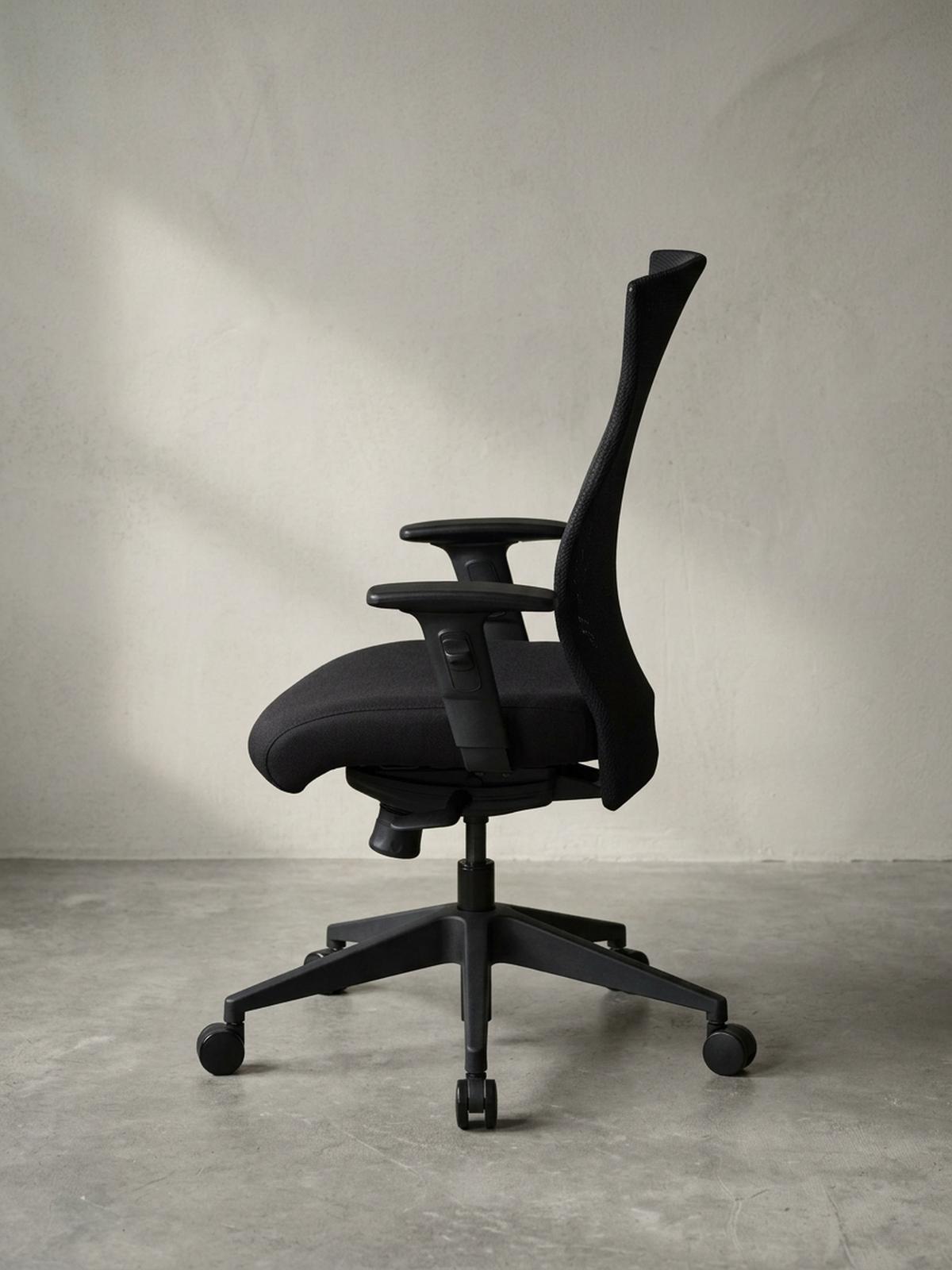 BÜROSTUHL Schwarz Netz mit 3-Punkt-Synchronmechanik, Nylonfuß und Teppichrollen PARMA - Schwarz, Textil (65/113/65cm) - KADIMA DESIGN