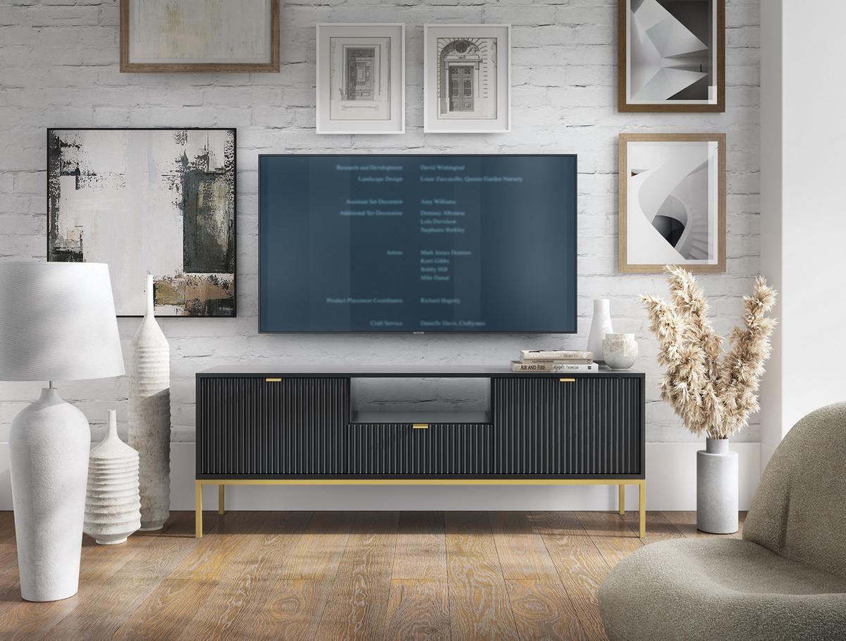 LOWBOARD Eternas 2T 1S Schwarz 154/56/39 cm – goldene Füße, mit geriffelten Fronten und offener Ablage - Goldfarben/Schwarz, Holzwerkstoff (154/56/39cm) - AX Living