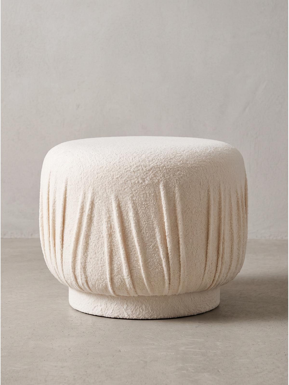 SITZHOCKER AVEN, Stoff, mit Textilbezug, Creme, Ø 50 x 40 cm - Beige/Creme, Textil (50/40/50cm) - KADIMA DESIGN