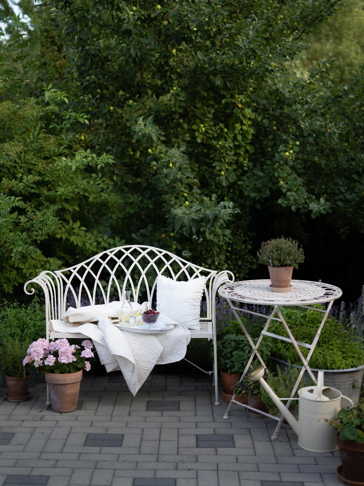GARTENTISCH Metall Beige Trieste - Beige, Metall (70/70/76cm) - Beliani