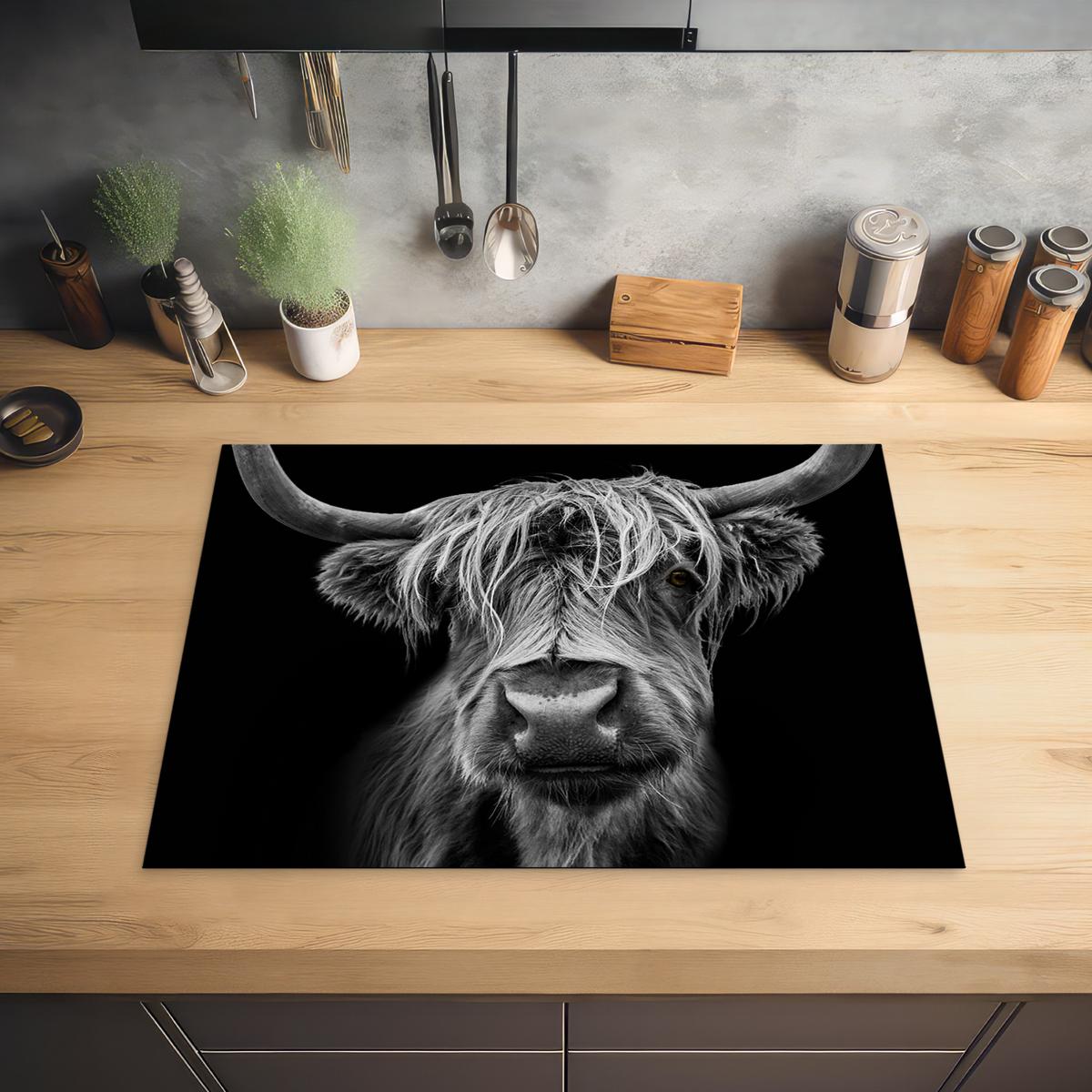 HERDABDECKPLATTE Schottischer Highlander - Hörner - Schwarz - Weiß - Kuh - Wild - Tiere Herdabdeckung Induktionsfeld 70x52 cm - Schwarz, Kunststoff (70/52/0.2cm) - MuchoWow