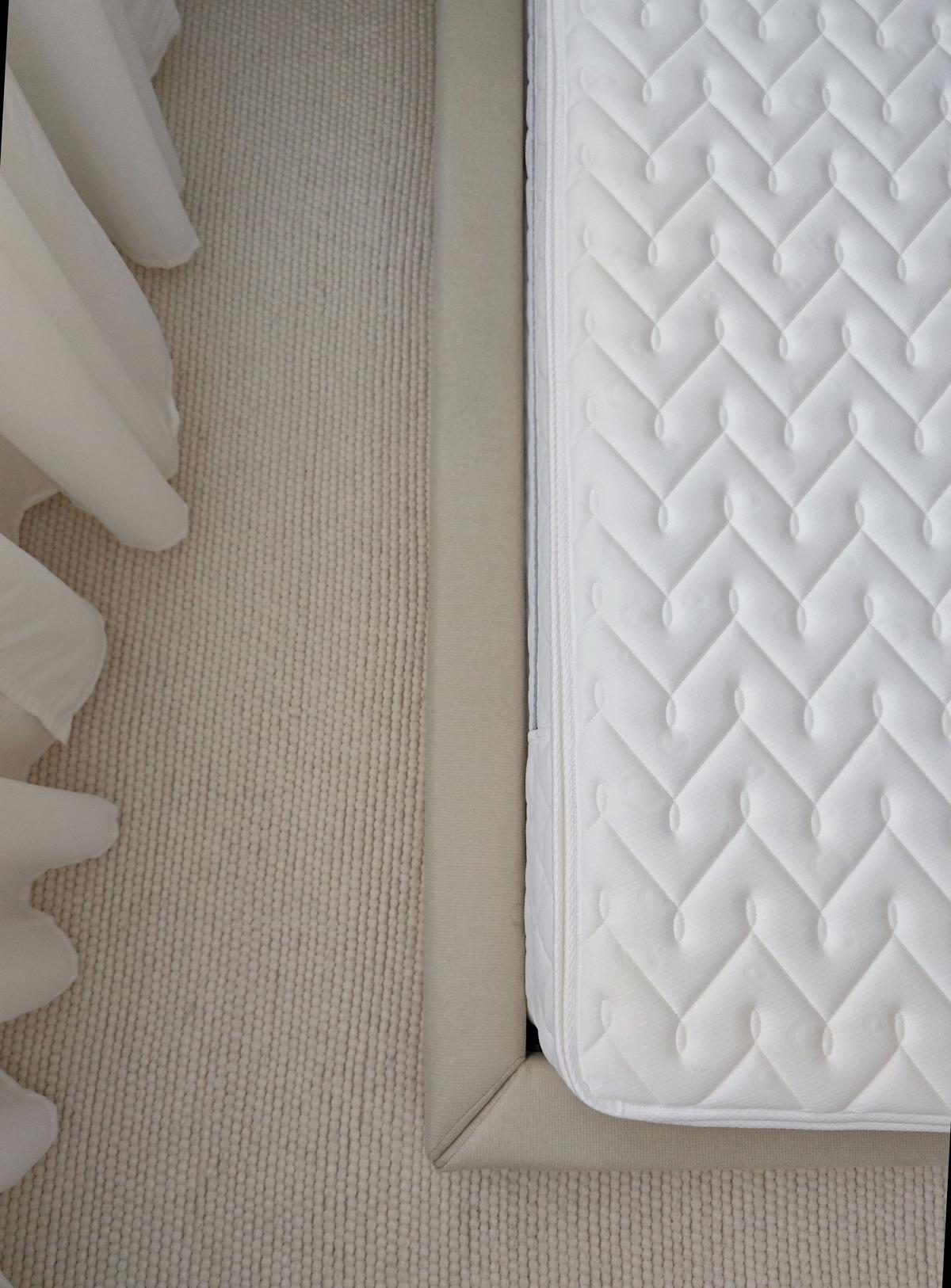 POLSTERBETT mit Lattenrost 180x200 cm Beige Roisel - Creme, Textil (180/200cm) - Beliani