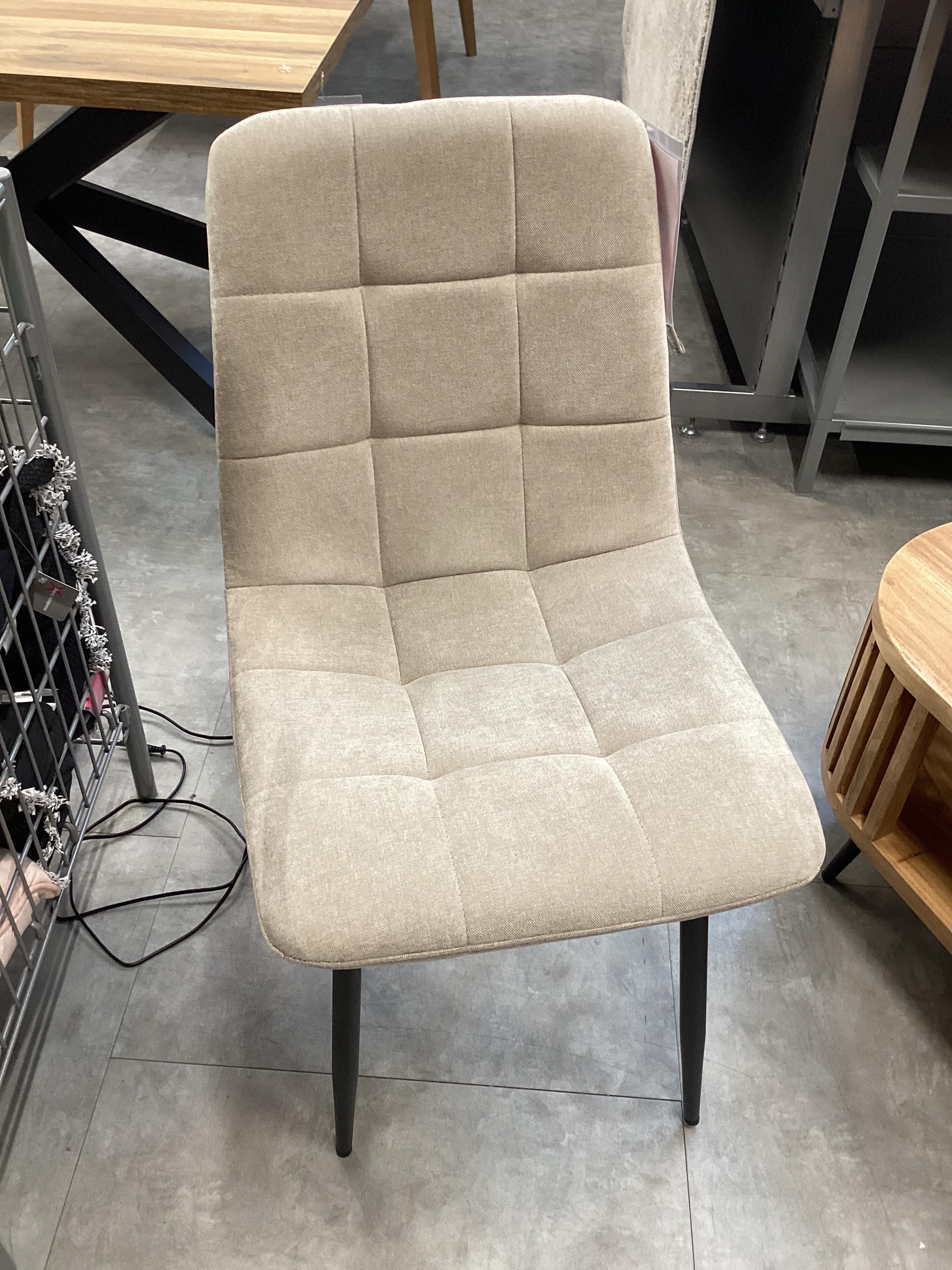 CSEPEL OUTELT SZÉK RIA