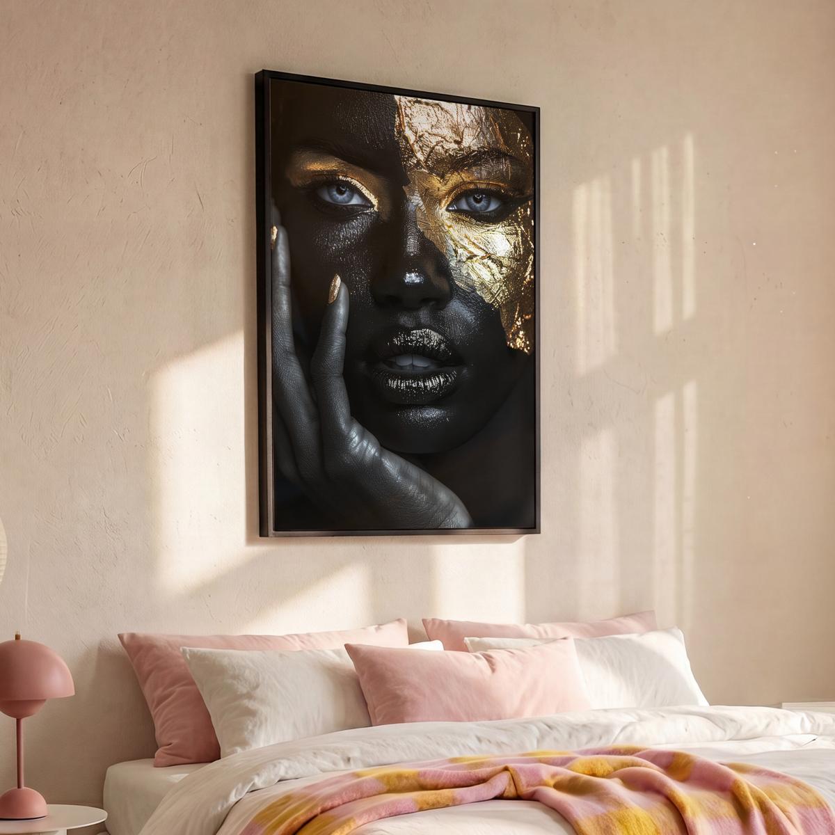 LEINWAND Bilder mit Rahmen - Frau - Gold - Porträt - Schwarz-Weiß - Luxus - 80x120 - Hellblau, Textil (80/120cm) - MuchoWow