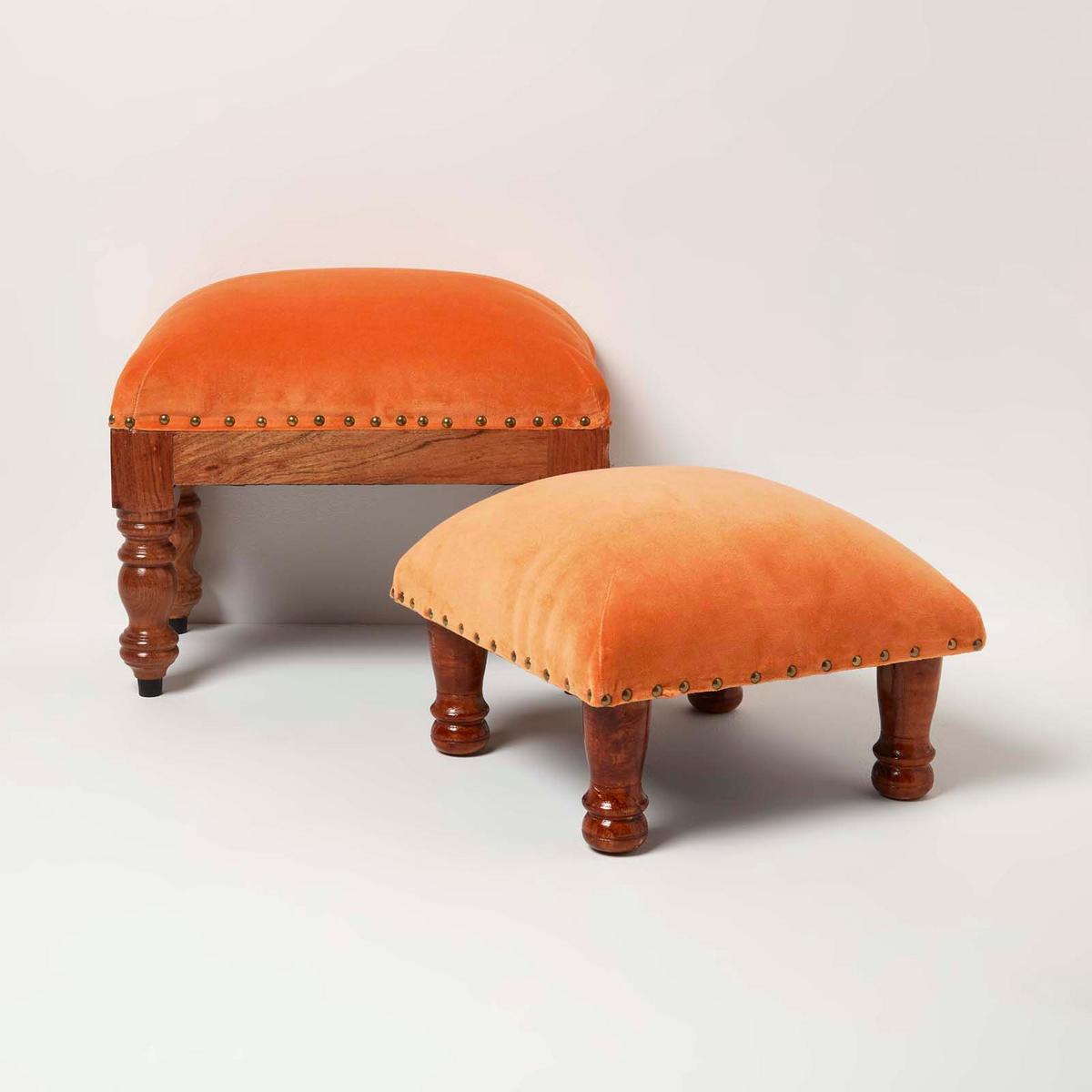 SAMT-HOCKER Mable, orange mit Holzbeinen, 40/40/25 cm - Orange, Textil (40/25/40cm) - Homescapes