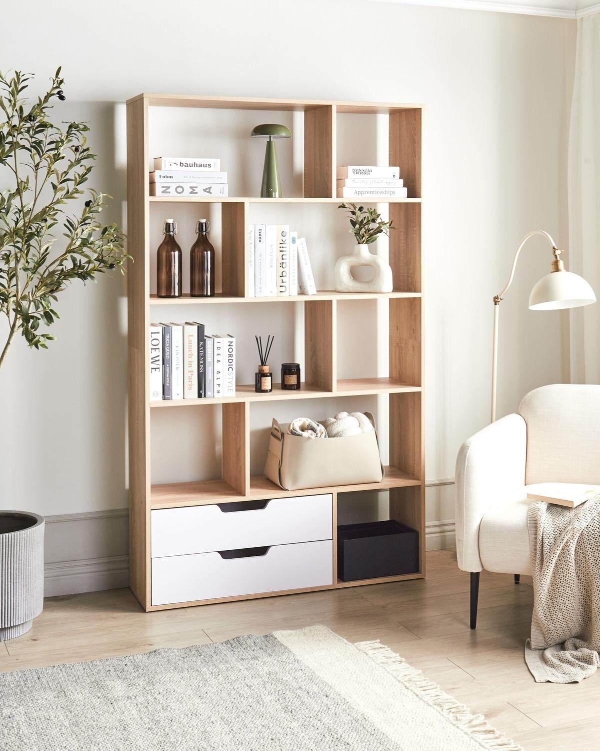 BÜCHERREGAL 185 cm Braun/Weiß Wadena - Braun, Holzwerkstoff (110/185/32cm) - Beliani