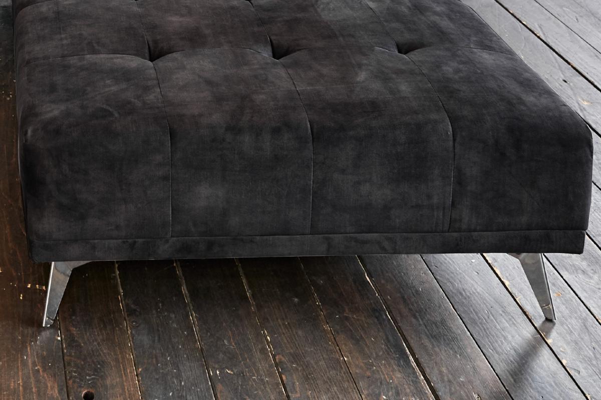 HOCKER WIOLO Anthrazit Velvet - Anthrazit/Silberfarben, Textil/Metall (110/42/110cm) - KAWOLA