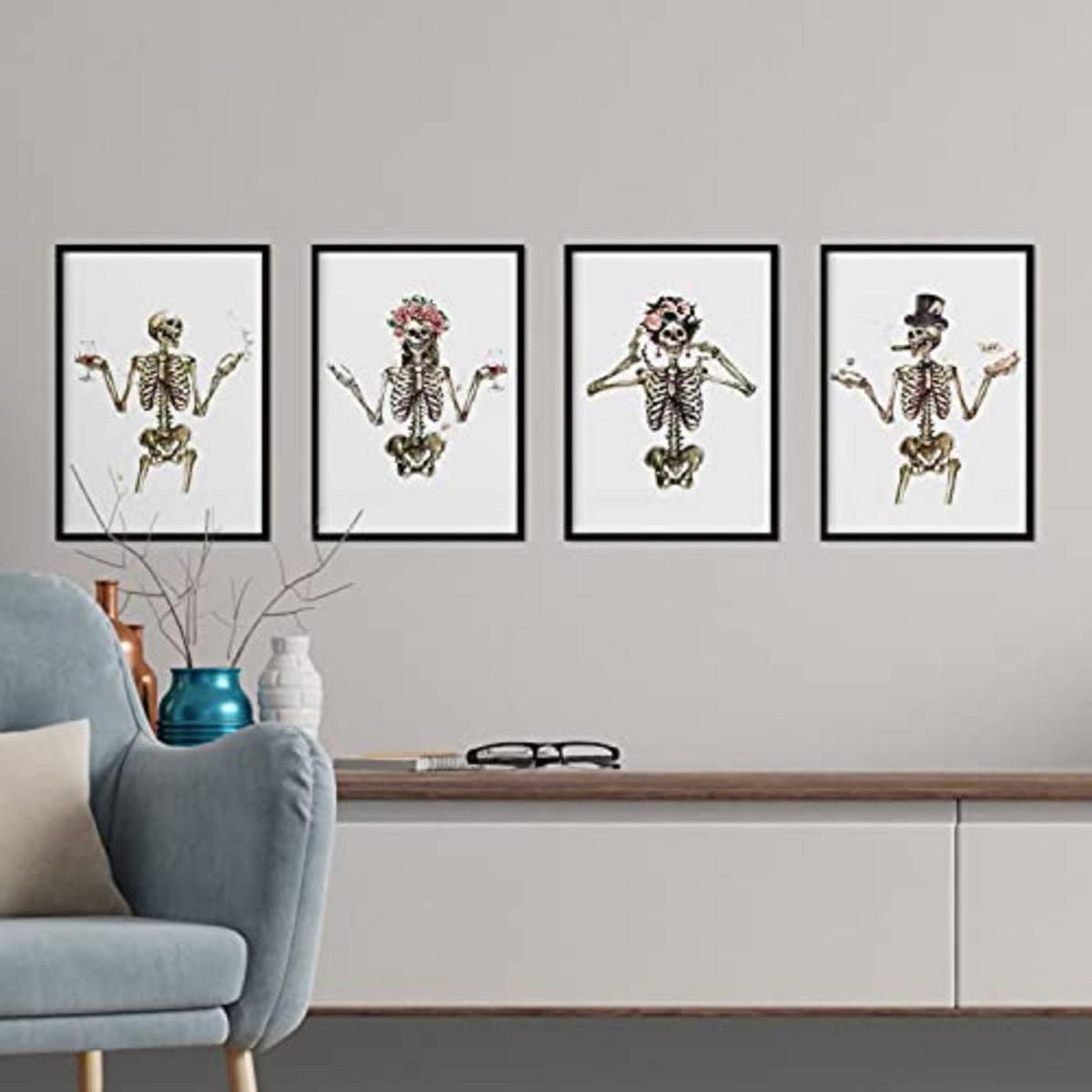 POSTER Set mit 4 „Vier kostümierten Skelette“ Bildern von Schädel A3 Rahmenlos - Klar, Papier (29.7/3cm) - Nacnic