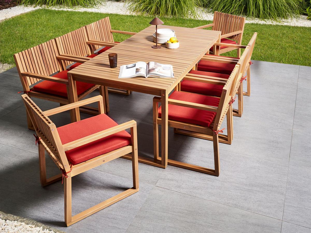 GARTENMÖBEL-SET 8-Sitzer Rot zertifiziertes Akazienholz Sassari Premium - Hellbraun, Holz - Beliani