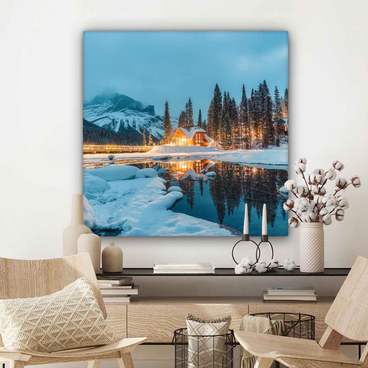 LEINWANDBILD Winterlandschaft - Natur - Haus - Berge - Schnee Deko Groß 90x90 cm - Hellblau, Textil (90/90cm) - MuchoWow