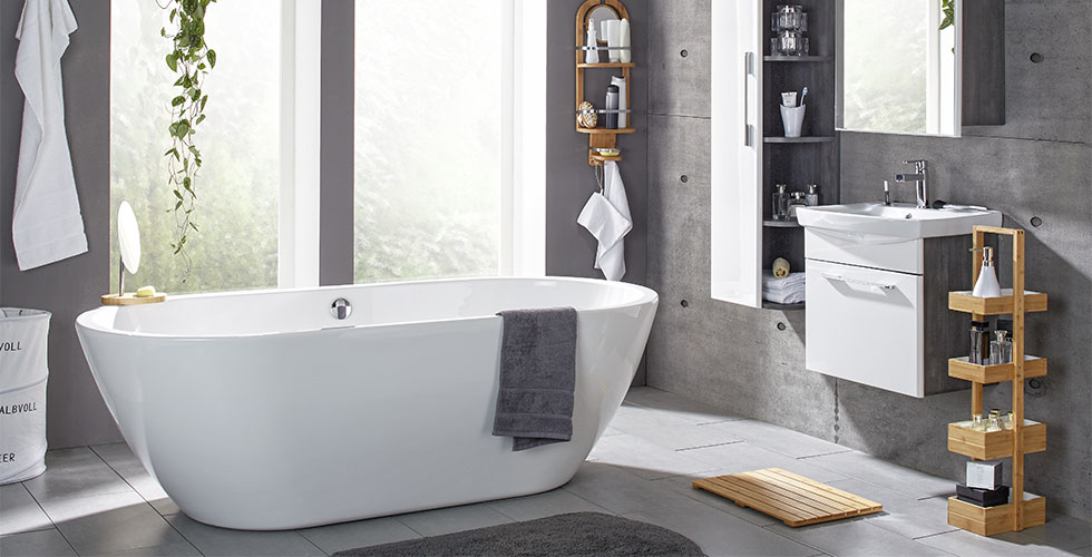 Badezimmer in Weiß und Grau in Hochglanz, günstig kaufen bei mömax.