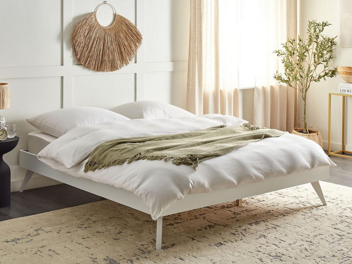 BETT mit Lattenrost 180x200 cm Weiß Berric - Weiß, Holzwerkstoff (180/200cm) - Beliani