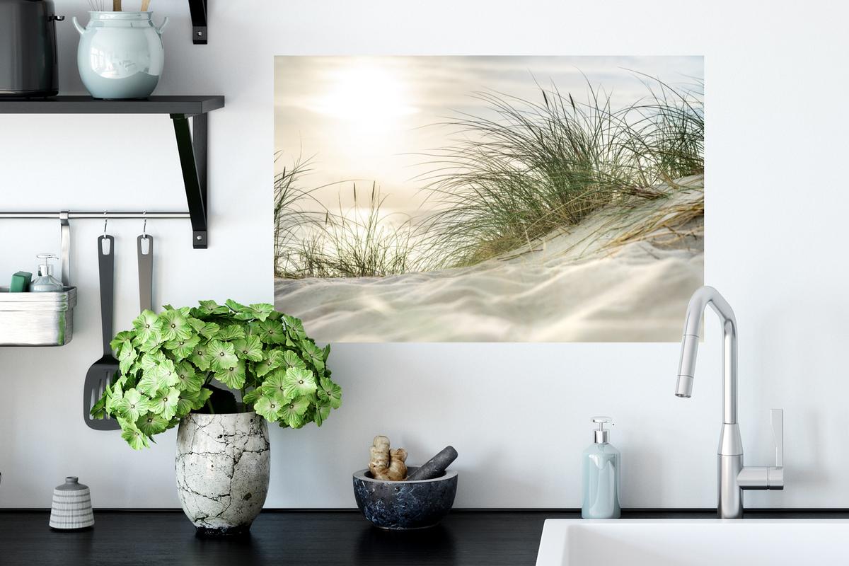 WANDTATTOO Dünen mit Strandhafer in der Sonne des Nationalparks Schleswig-Holsteinisches Wattenmeer Deko Wohnzimmer 60x40 cm - Creme, Kunststoff (60/40/0.1cm) - MuchoWow