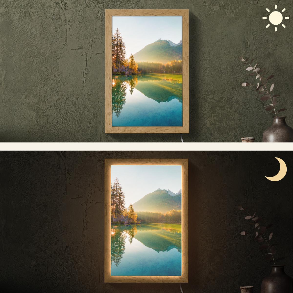 WANDLEUCHTE See - Wald - Berge - Natur - Sonne - Landschaft 20x30 cm - Grün, Holzwerkstoff (20/30/8cm) - OnlyWow