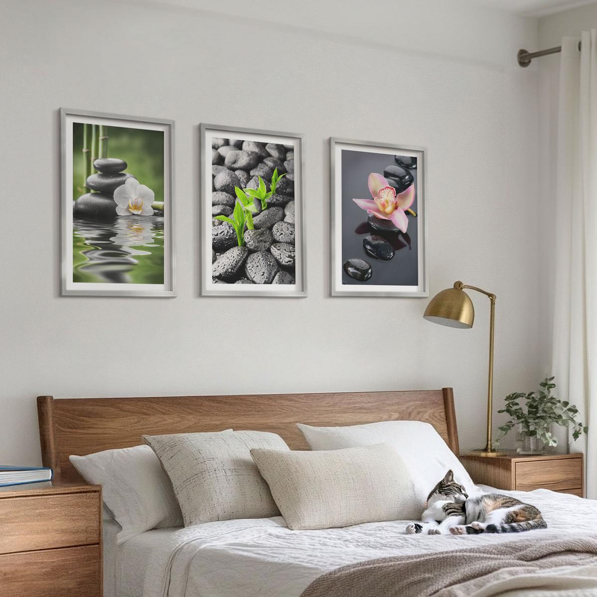 BILDER SET 3er Set - 40x60 cm Silberner Rahmen - Eine ruhige Zen-Komposition aus Blumen und Wasser - Silberfarben, Kunststoff (40/60cm) - TULUP