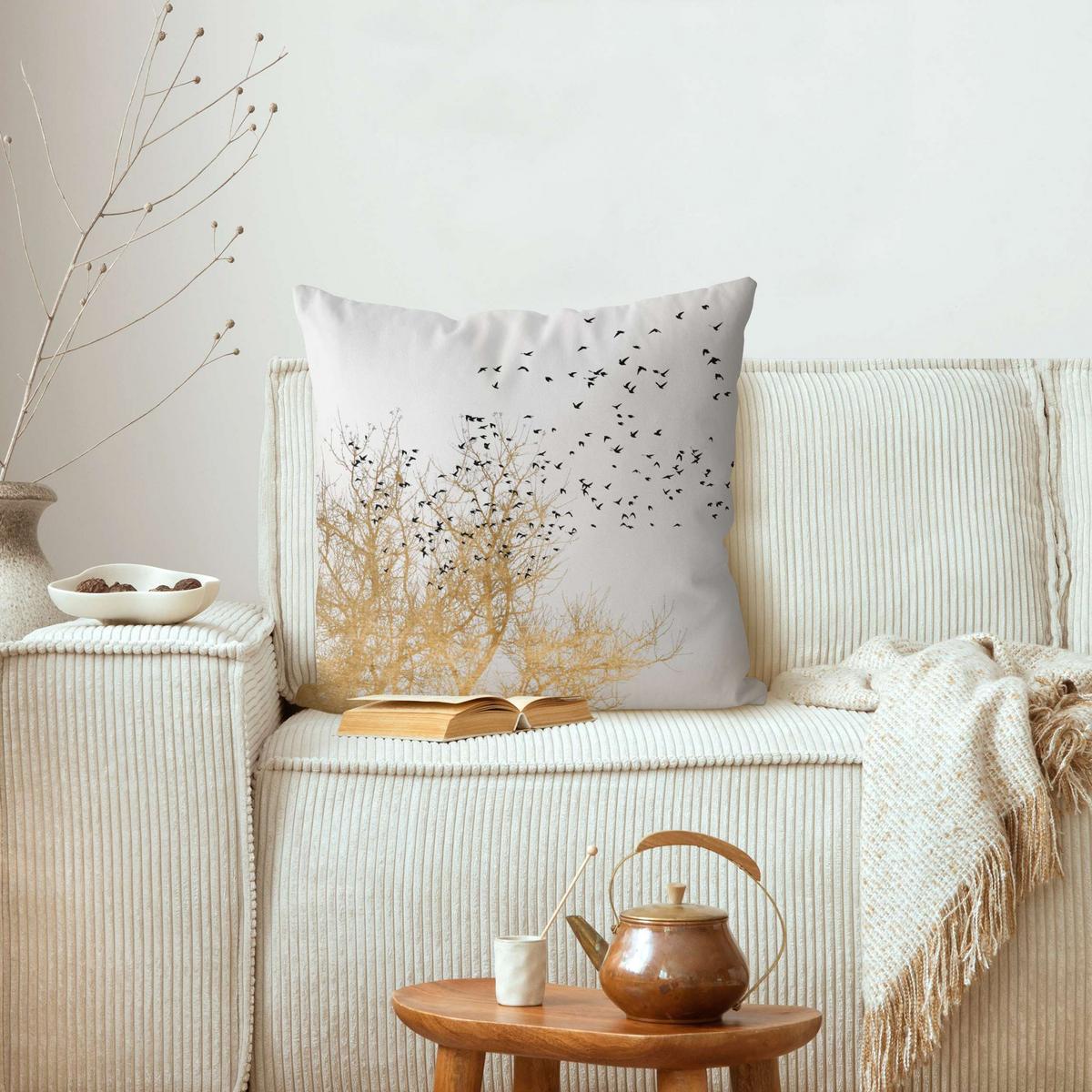 DEKOKISSEN Vogelschwarm vor goldenem Baum 40/40 cm - Goldfarben, Textil (40/40/10cm) - Bilderwelten