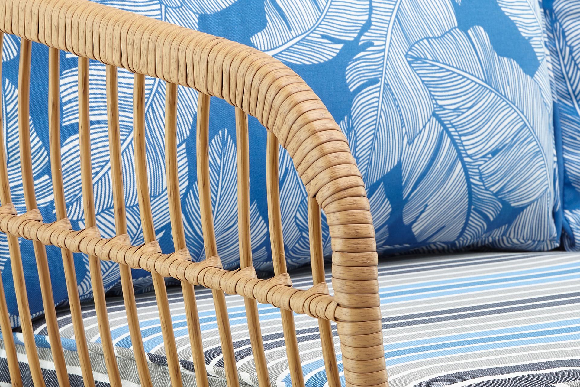 Loungemöbel aus wiederstandsfähigen Polyrattan von mömax.