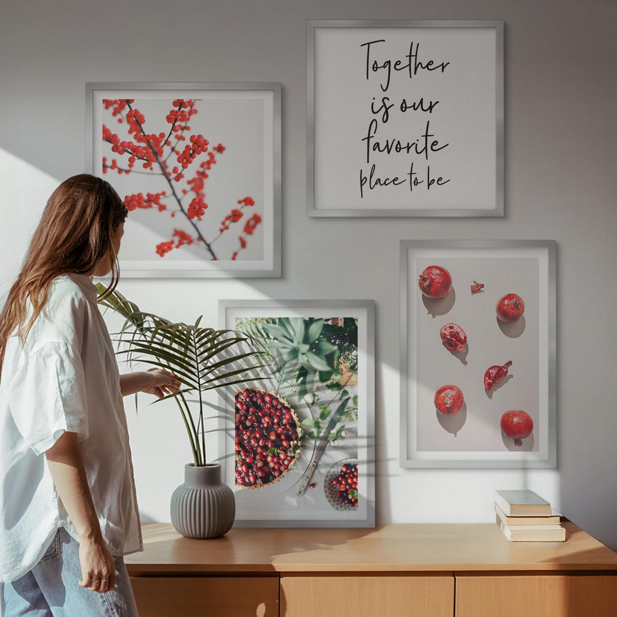 BILDER SET 4er Set - 50x50 cm & 40x60 cm Silberner Rahmen - Minimalismus der roten Früchte von Pflanzen - Silberfarben, Kunststoff (50/50cm) - TULUP
