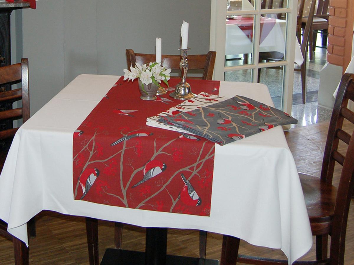 TISCHLÄUFER Beeren Vögel Baumwolle marsala 150/40 cm - Rot, Textil (40/150cm) - beties Heimtextil