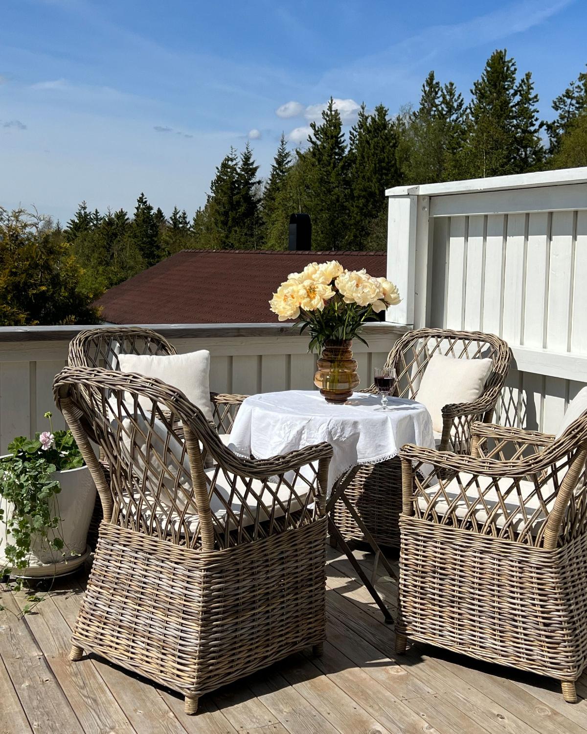 GARTENSESSEL Rattan natürlich Auflagen cremeweiß Maros - Beige/Naturfarben, Naturmaterialen (60/90/70cm) - Beliani