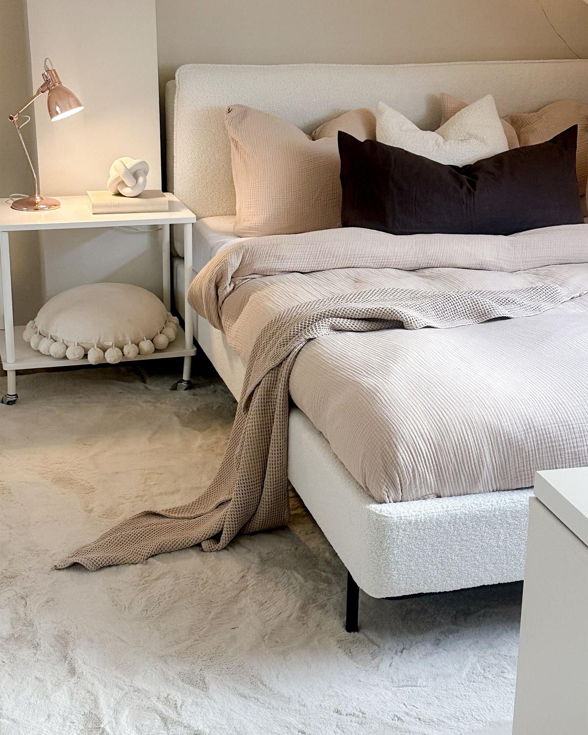 BETT mit Lattenrost 140/200 Bouclé Cremeweiß Corio - Creme, Textil (140/200cm) - Beliani
