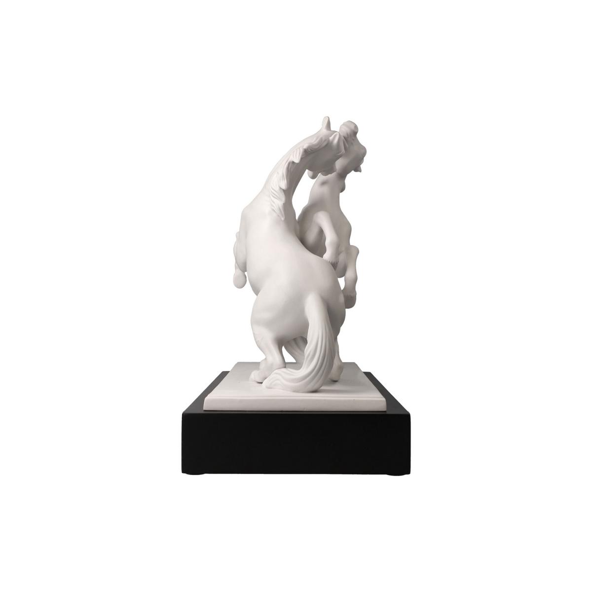 DEKOFIGUR PFERDE ARTISTE ER ALEGRIA Studio 8 Chevaux weiß 32 cm - Weiß, Keramik (16.5/29/32cm) - Goebel