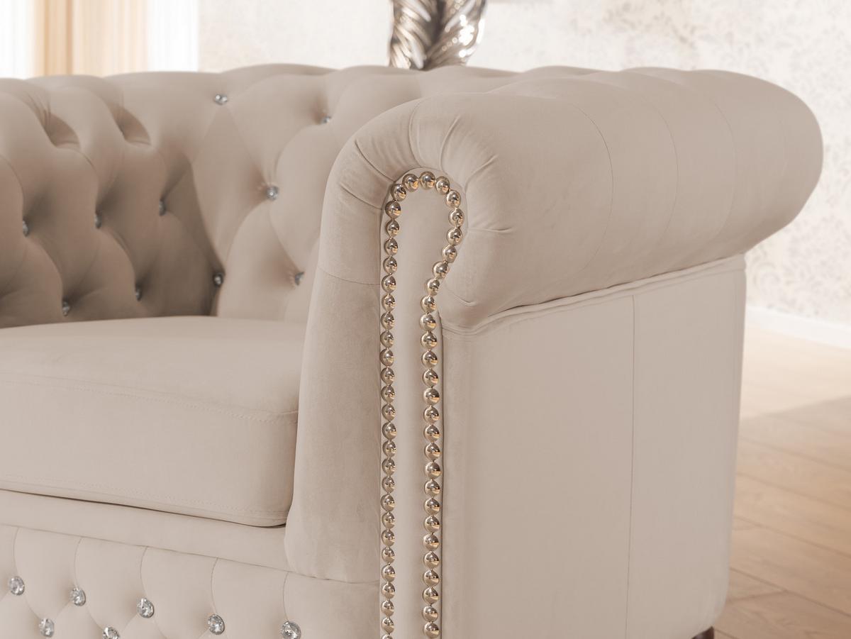 CHESTERFIELD-SESSEL Cleo Blink Beige Samt mit Kristallsteppung und braunen Massivholzfüßen - Beige/Braun, Holz/Textil (104/72/86cm) - S-Style Möbel