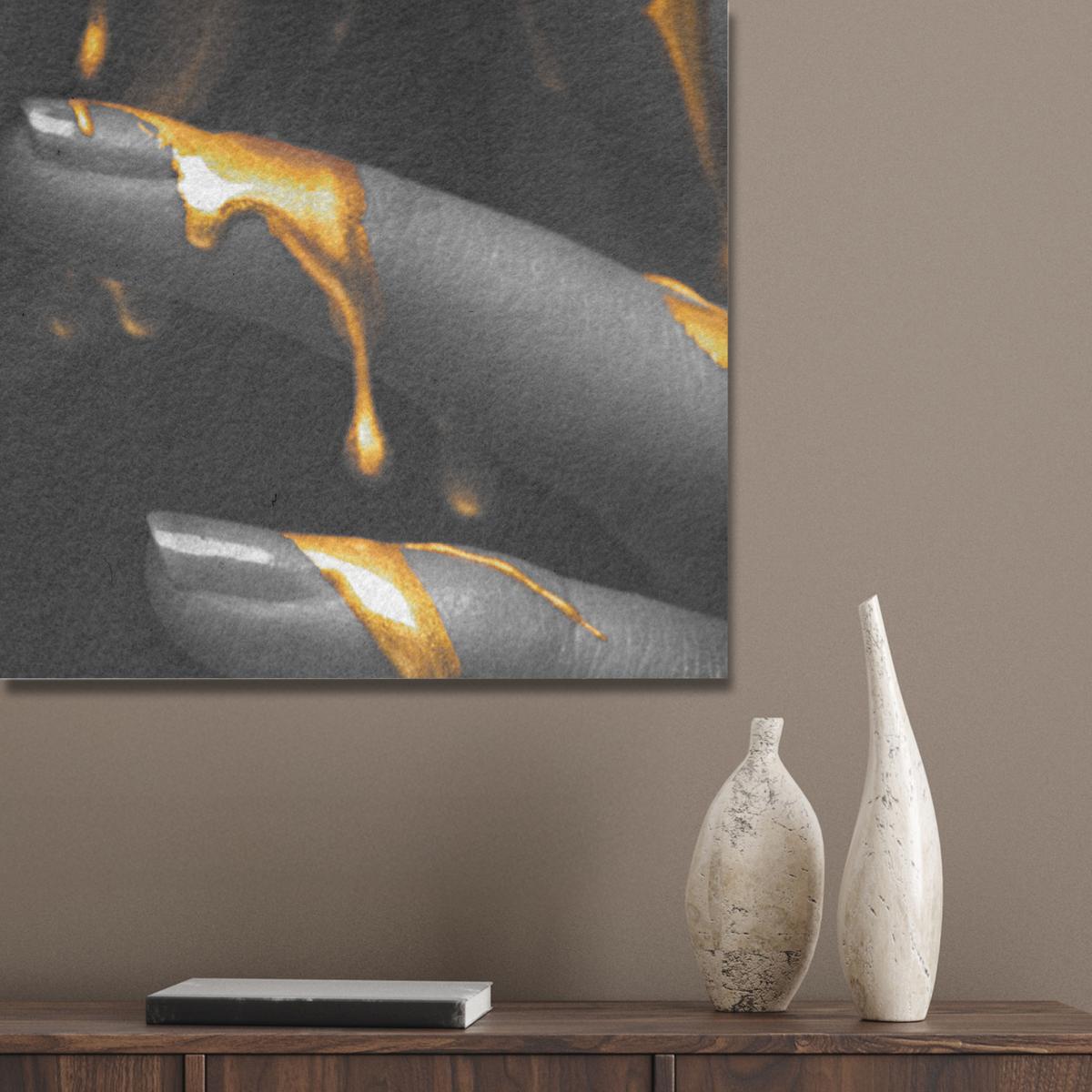 AKUSTIKBILD Frau - Schwarz - Gold - Gesicht - Lippen Akustikpaneele 90x90 cm - Goldfarben, Kunststoff (90/90/0.9cm) - MuchoWow