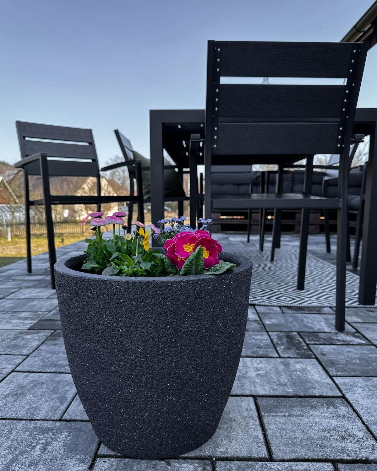 BLUMENTOPF graphitgrau rund 36/36/32 cm Kannia - Grau, Naturmaterialen (32cm) - Beliani