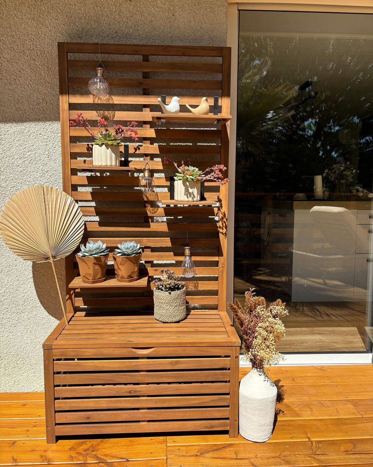 GARTENBANK Akazienholz hellbraun mit Stauraum Wandpaneel 80 cm Matino - Hellbraun, Holz (80/170/40cm) - Beliani