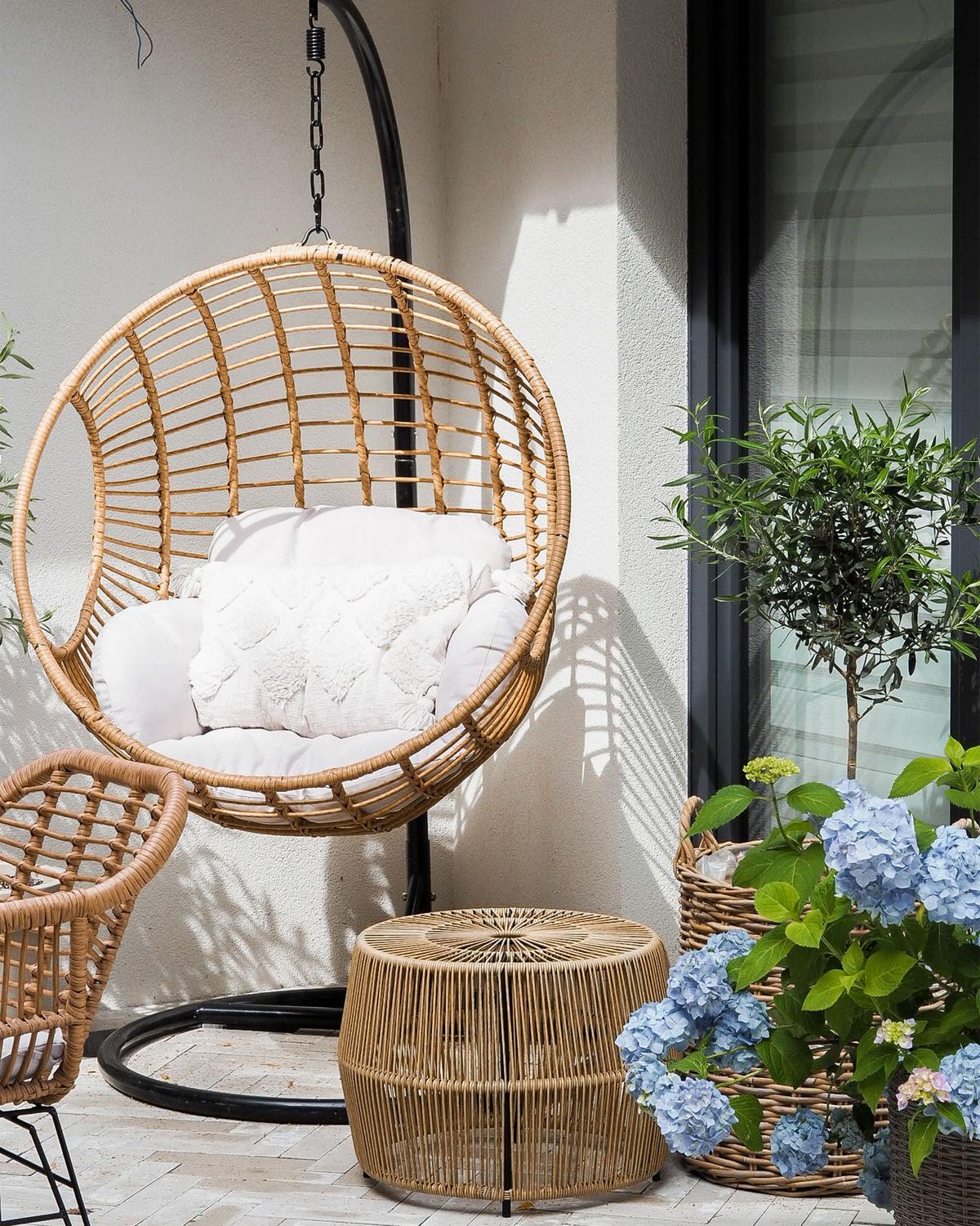 HÄNGESESSEL PE Rattan natürlich 99 cm Aspio - Beige, Kunststoff (99/99/65cm) - Beliani