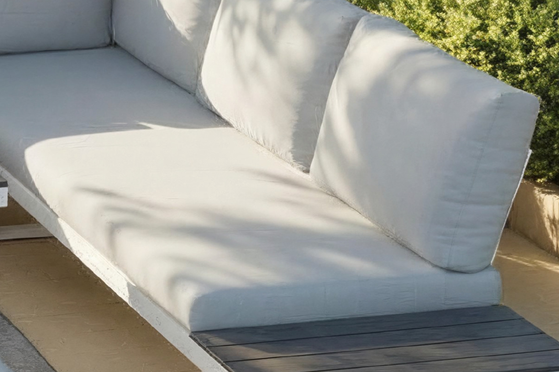 Dining-Loungeset Rückenlehne mehrfach verstellbar inkl. Rücken- und Sitzkissen Hellgrau Outdoorstoff Bezüge abnehmbar und waschbar 